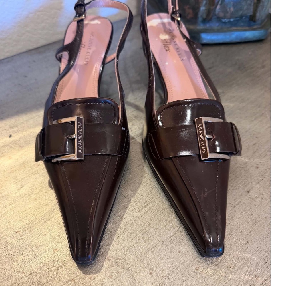 AK Anne Klein iFlex Brown Patent Leather Buckle Slingback Kitten Heels 5.5M